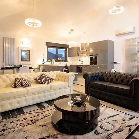 Pietas Julia Penthouse Appartement Pula