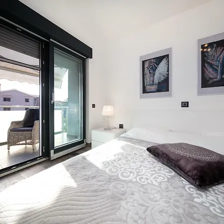 Appartement Pietas Julia Penthouse *